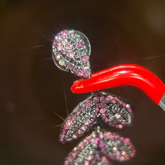 Rhinestones Leaf Design Earrings - Picture 4 of 6